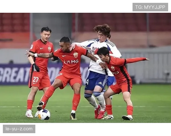 上海申花关键战表现波动明显，当前赛季问题逐步显现，球队稳定性面临考验